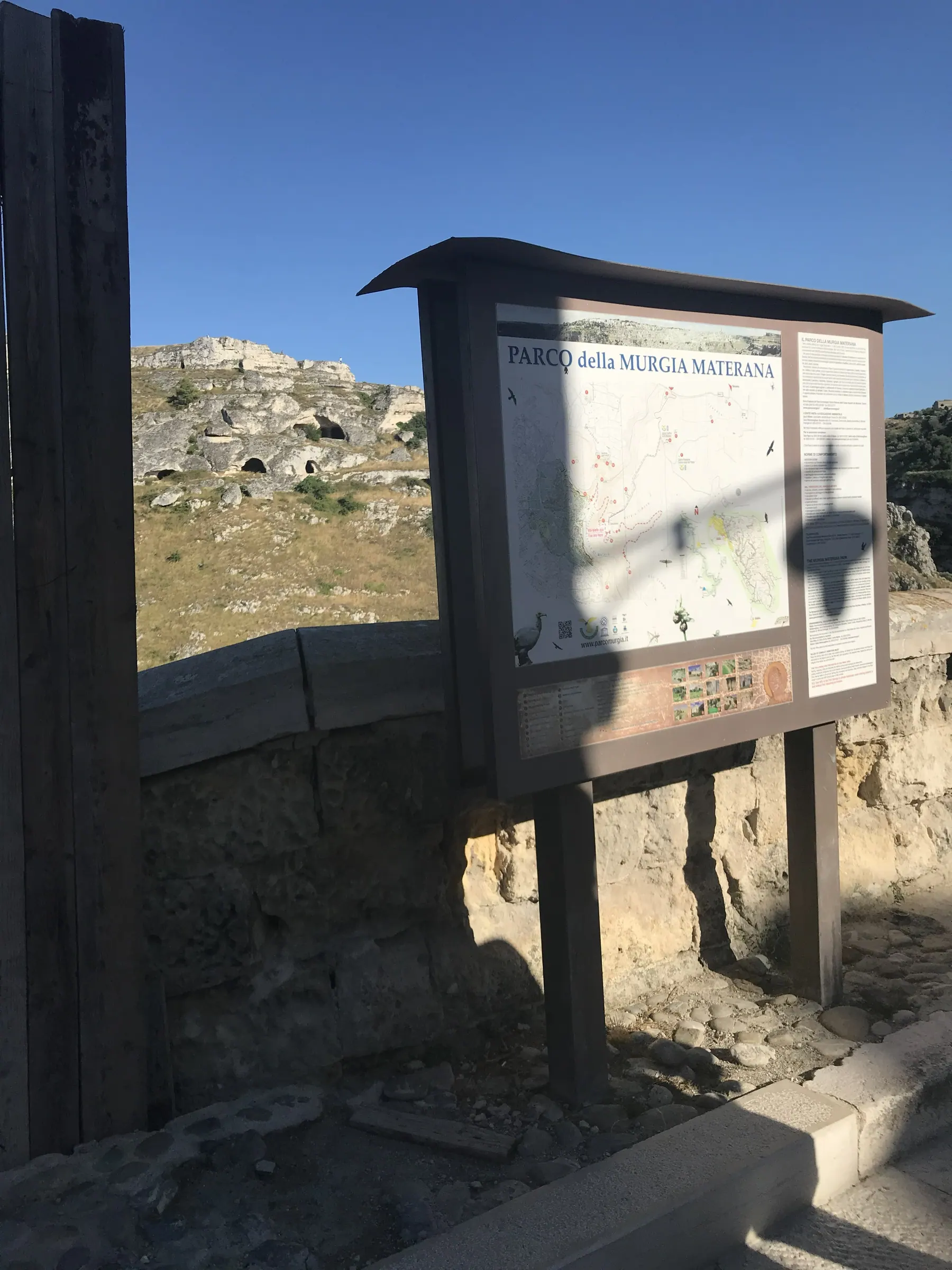 A trail sign on the Murgia plateau