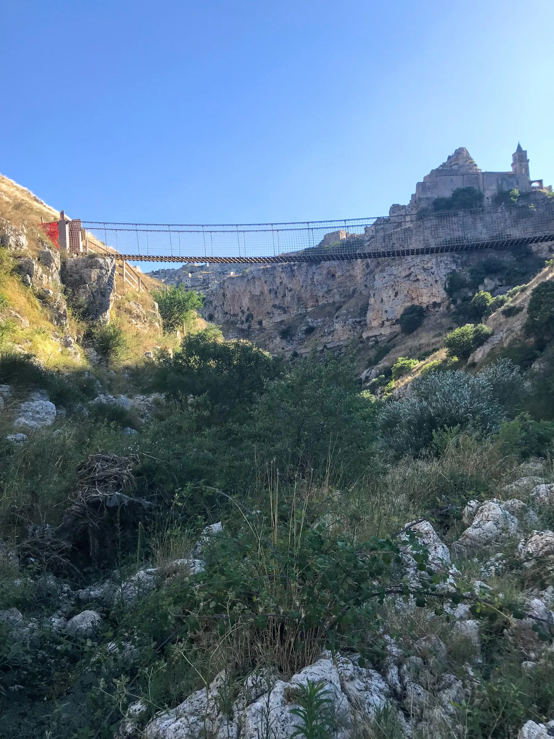 A footpath across the Murgia above the ravine