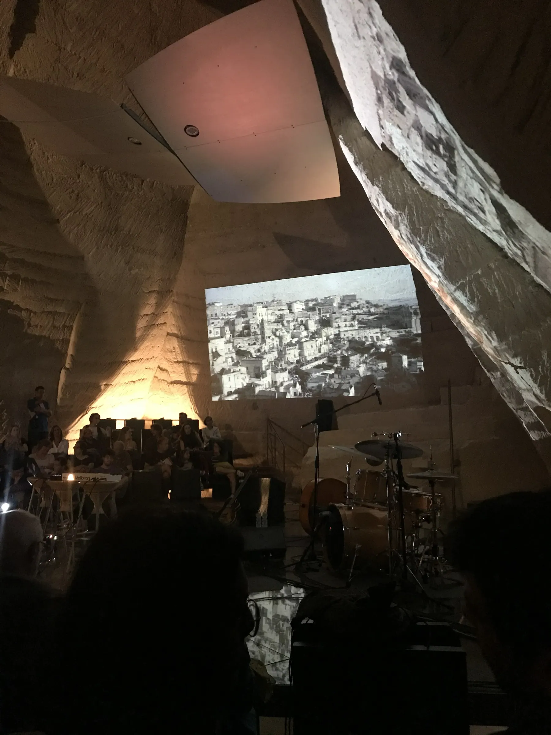 A concert audience inside Casa Cava