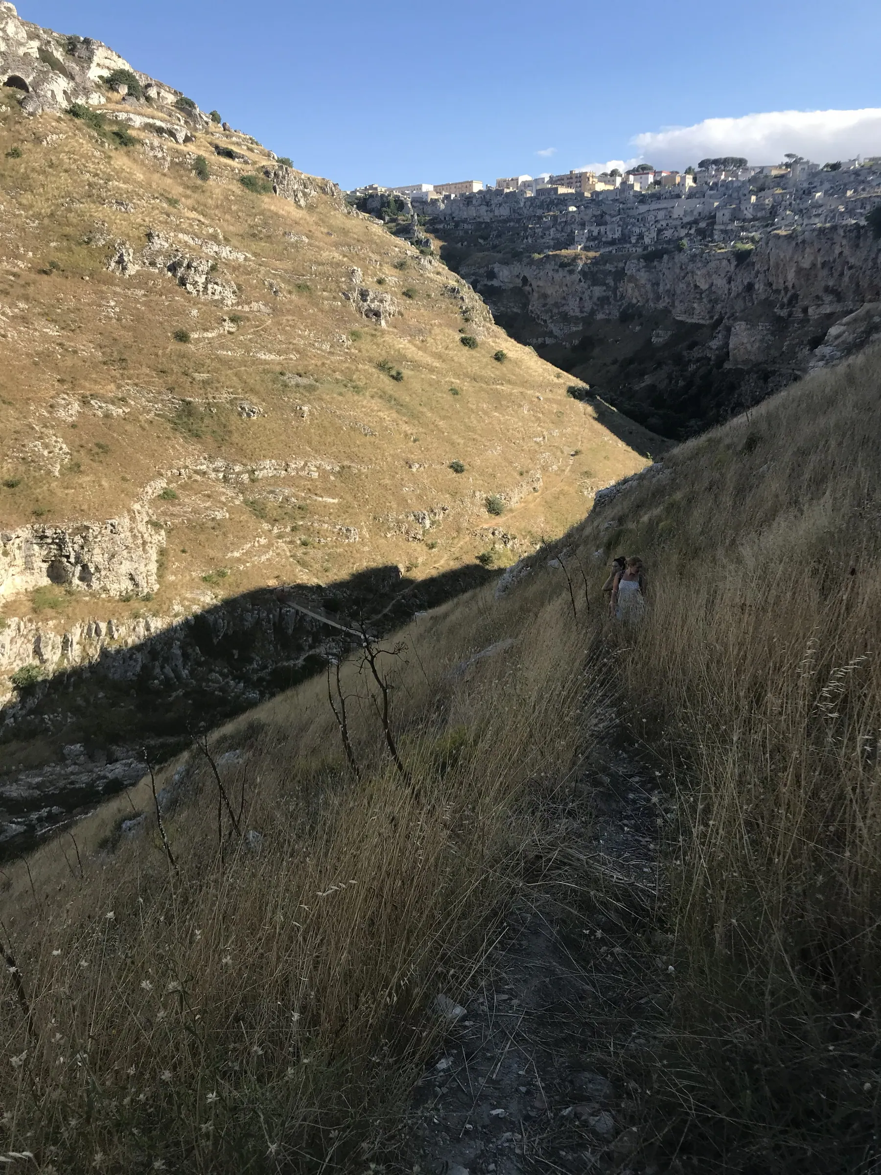 The path dropping through the Gravina ravine